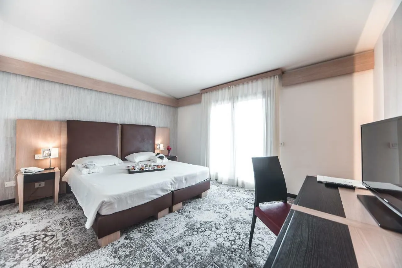 Hotel Fontermosa フォンテブランダ